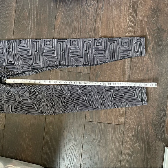 Lululemon High Rise Wunder Under in Maze Jacquard White Black (6) - Picture 8 of 12